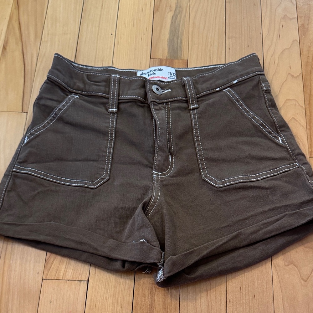 Abercrombie & Fitch Dark Brown Women's Jean Shorts with Contrast Stitching